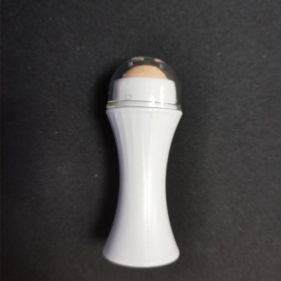 Volcanic Stone Face Roller Oil Absorbing Control - Picture 8 of 11